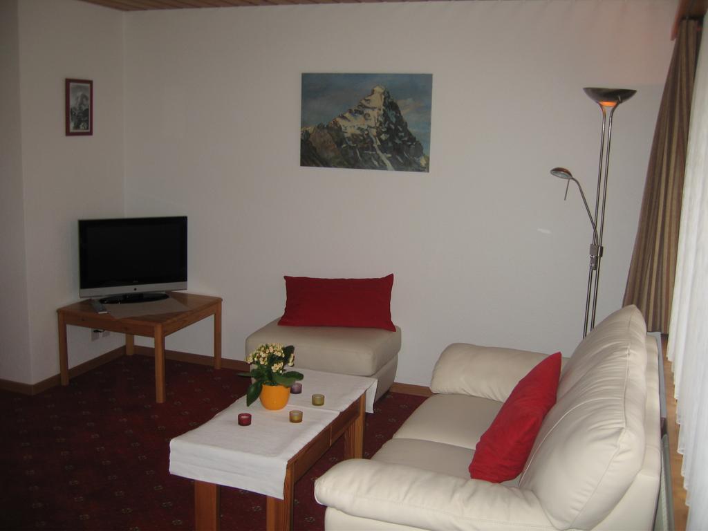 Ferienwohnungen Chalet Hohturnen Grindelwald Szoba fotó