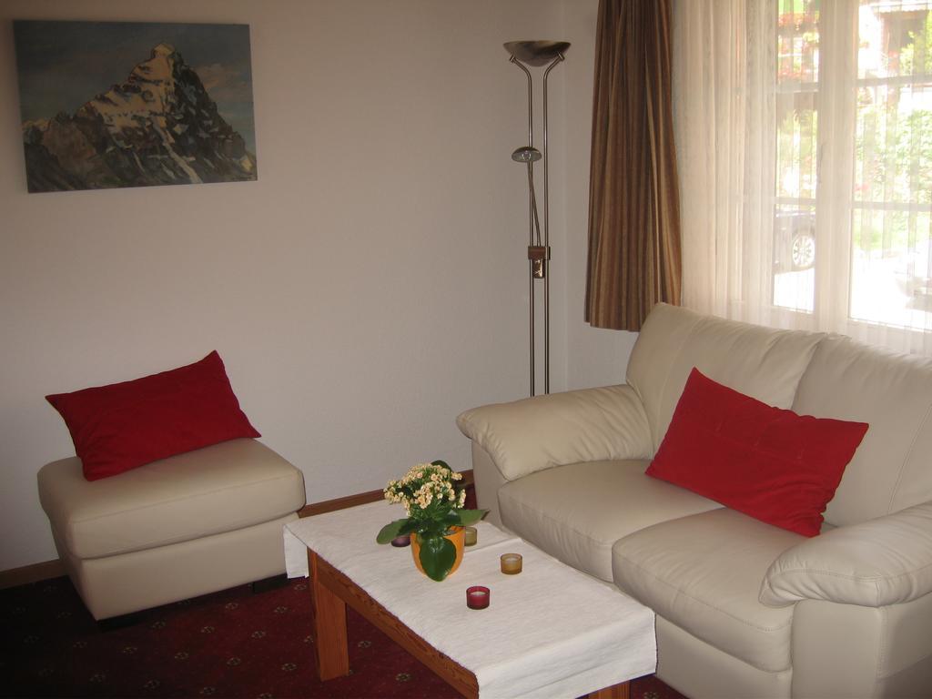 Ferienwohnungen Chalet Hohturnen Grindelwald Szoba fotó